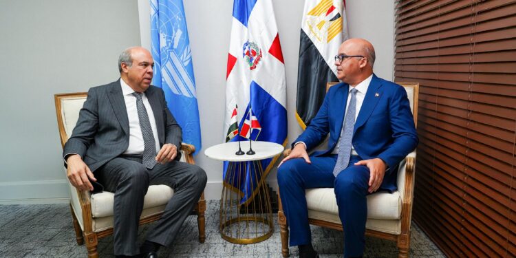 وزير الطيران يشارك في اجتماع رؤساء هيئات الطيران بأمريكا الشمالية والوسطى والكاريبي