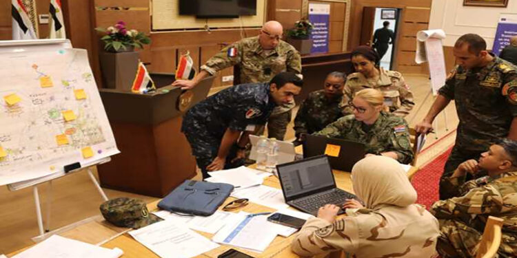 القوات المسلحة تختتم فعاليات الدورة التدريبية الدولية لحماية المدنيين بمهام الأمم المتحدة والقانون الدولى للهجرة