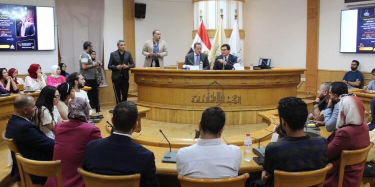 وزير الثقافة يفتتح فعاليات مبادرة “القوة في شبابنا 2” بحوار مفتوح مع الشباب