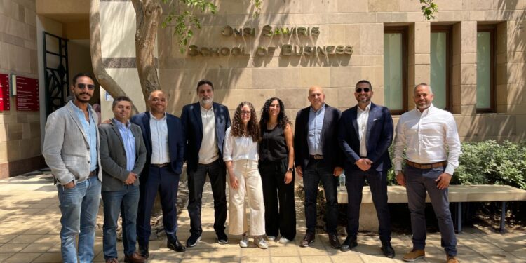 راية تتيح للطلاب تجربة واقعية لرصد سلوك المستهلك في سوق الإلكترونيات