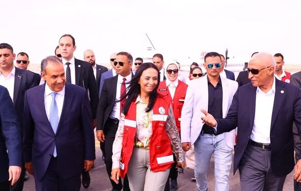 وزيرة التضامن تصل العريش رفقة وزير الخارجية ورئيس الوزراء الفلسطيني