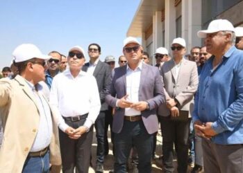 وزير الإسكان ومحافظ القاهرة يتفقدان مكونات مشروع حدائق “تلال الفسطاط” بمنطقة مصر القديمة