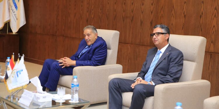 وزير التموين يلتقي قيادات اتحاد الغرف التجارية لتنفيذ توجيهات رئيس الوزراء بشأن تخفيض الأسعار