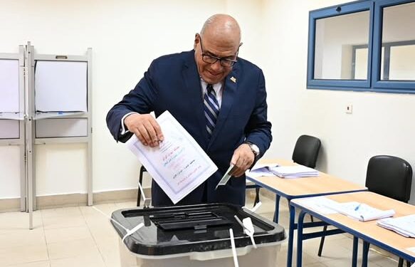 رئيس الهيئة العربية للتصنيع يُدلي بصوته في انتخابات مجلس الشيوخ