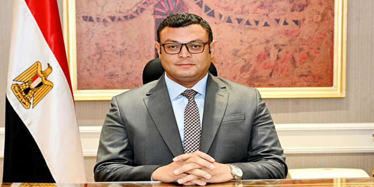 وزير الإسكان يُصدر 7 قرارات إزالة لمخالفات بناء بمدينة السادات والساحل الشمالي الغربي