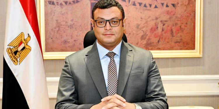 وزير الإسكان يتابع موقف حجز وحدات الطرح الأخير في عدة مدن على موقع بنك التعمير والإسكان
