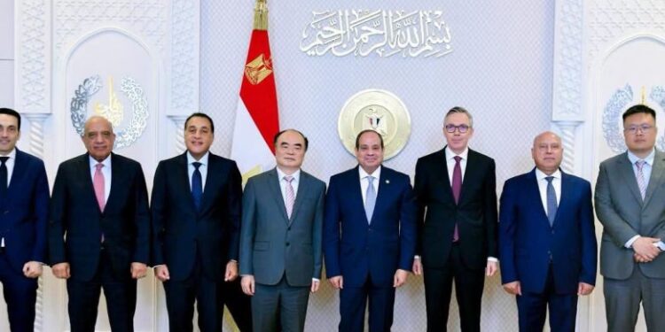 الرئيس السيسى يؤكد أهمية التعاون مع ”سكاتك” و”صنجرو” لتعزيز الاستثمارات الأجنبية