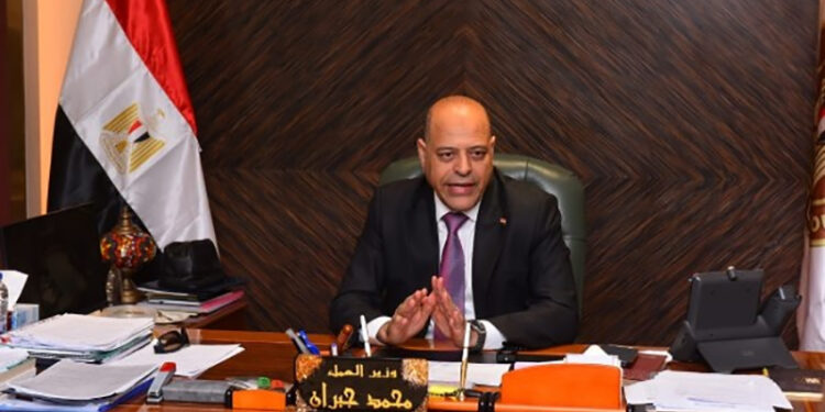 وزير العمل يصدر كتابًا دوريًا إلى مديريات العمل بالمحافظات