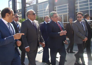 وزير قطاع الأعمال العام في زيارة مفاجئة لشركة مصر الجديدة للإسكان والتعمير