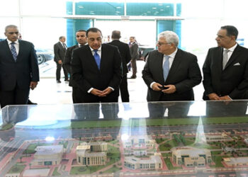 رئيس الوزراء يشارك في فعاليات إطلاق وتدشين الأكاديمية الدولية للعمارة والعمران