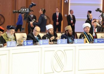 وزير الأوقاف يشهد الجلسة الافتتاحية للقمة الدولية الثامنة لزعماء الأديان بالعاصمة أستانا