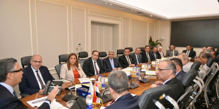 وزير التموين يجتمع مع السادة مديري مديريات التموين الجُدد