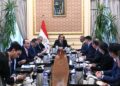 رئيس الوزراء يلتقي رئيس شركة “إيليت سولار” الصينية المُصنعة لمكونات محطات الطاقة الشمسية والرياح