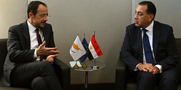 رئيس الوزراء يلتقى نظيره اليوناني بمقر الأمم المتحدة بنيويورك