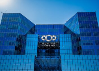 البنك العربي يطلق حملة استرداد نقدي على بطاقات فيزا الائتمانية بمناسبة العودة للمدارس
