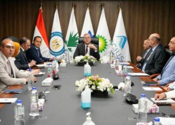 في زيارة مفاجئة لمقر الشركة.. وزير البترول يتابع تطور إنتاج حقول الفرعونية ببورسعيد