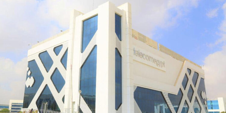 المصرية للاتصالات تعلن موافقتها المبدئية على العرض الملزم المقدم من “هيليوس للاستثمار” للشراكة