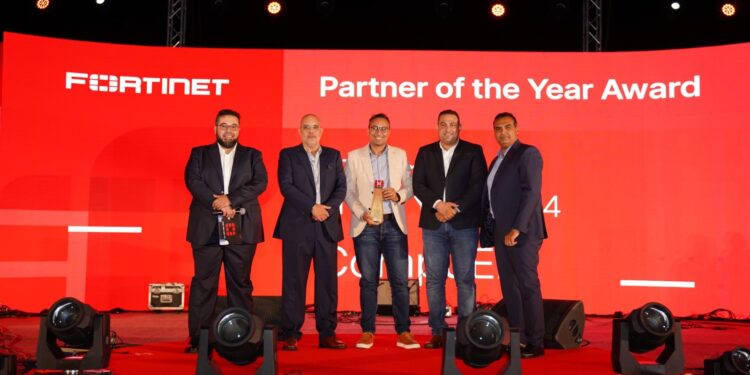 CompuEra تحصل على جائزة فورتينت كشريك العام للتكنولوجيا التشغيلية