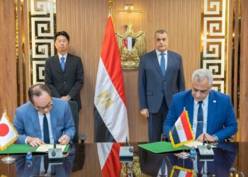 وزير الإنتاج الحربى يشهد مراسم توقيع مذكرة تفاهم مع شركة ميزوها اليابانية لتصنيع محطات توليد المياه من الهواء