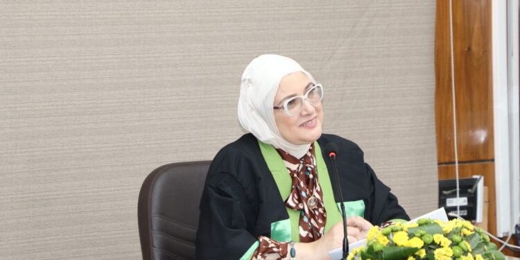 نهال الفيومي تحصد الدكتوراه بمرتبة الشرف في الإعلام عن رسالة حول تأثير الإعلانات على الطفل المصري