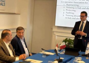 وزيرا الزراعة والشؤون النيابية يبدآن فعاليات زيارة إيطاليا بمنشآت زراعية بمدينة باري