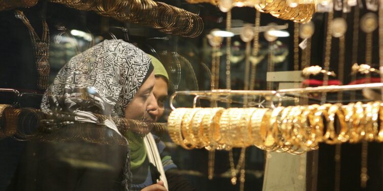 تراجع جديد في أسعار الذهب تزامناً مع وقف إطلاق النار بغزة