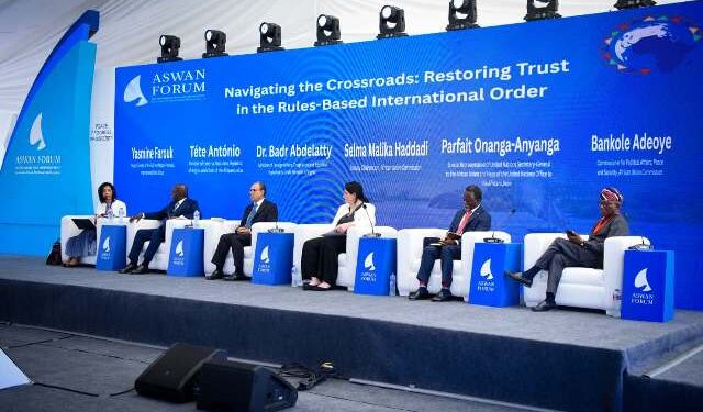 وزير الخارجية يشارك في جلسة حول جهود تحقيق السلام والتنمية في السودان خلال منتدى أسوان