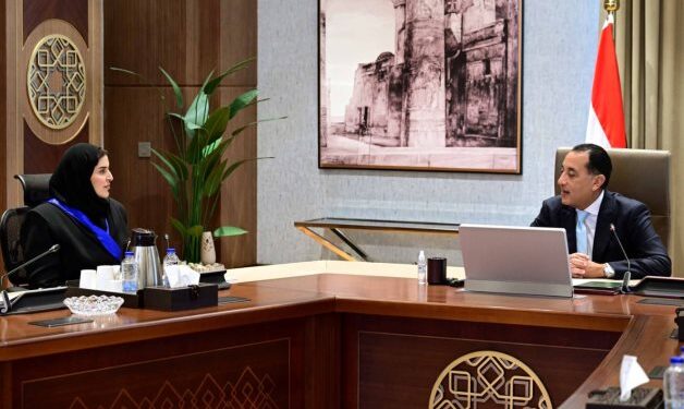 رئيس الوزراء يلتقي وزيرة الدولة للتعاون الدولي بوزارة الخارجية القطرية والوفد المرافق لها