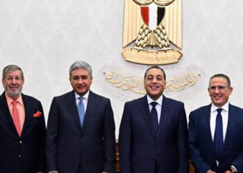 رئيس الوزراء يشهد توقيع اتفاقية شراكة بين مجموعة “صن رايز” ومجموعة “ماينور”