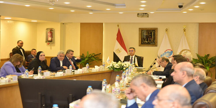 وزير التموين يترأس اجتماع الجمعية العامة للشركة القابضة للصناعات الغذائية
