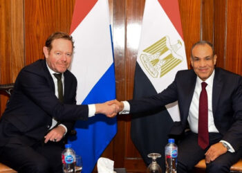 وزير الخارجية يُجري مشاورات سياسية مع نظيره الهولندي