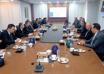 اقتصادية قناة السويس تستقبل وفدًا صينيًا من مدينة شنغهاي لبحث تعزيز التعاون