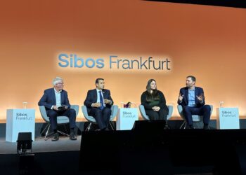 فيناسترا تعرض مستقبل المدفوعات الرقمية في سيبوس 2025