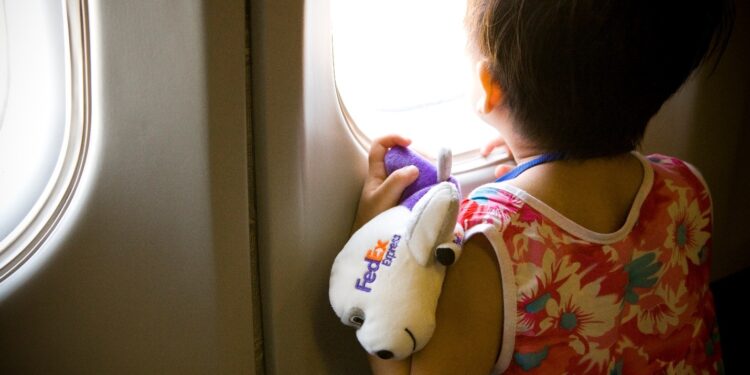 في اليوم العالمي للإبصار.. فيديكس تجدد التزامها بدعم مبادرات مكافحة العمى حول العالم