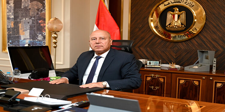 وزارة الصناعة تجدد الدعوة للمستثمرين للتقديم على 386 وحدة صناعية جاهزة للتسليم الفوري