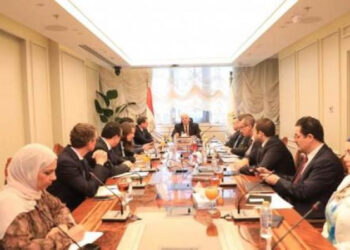 وزير التعليم العالى يبحث مع السفير الفرنسي تطورات العمل بمشروع حرم الجامعة الفرنسية