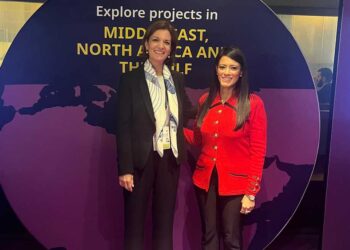 وزيرة التخطيط تعقد اجتماعين مع مدير عام بنك الاستثمار الأوروبي والرئيس التنفيذي لبورصة لوكسمبورج