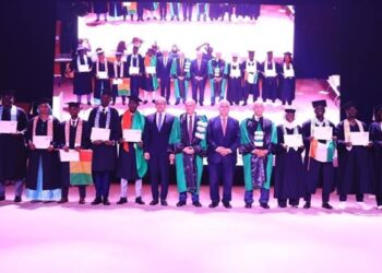 وزير التعليم العالي يشهد حفل تخرج الدفعة (19) من جامعة سنجور بالإسكندرية