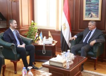 نائب وزير الصحة يبحث مع محافظ الإسكندرية تطوير الخدمات الصحية