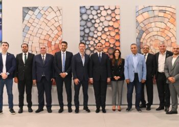 نائب وزير الصحة يلتقي ممثلي شركة إبسون العالمية لبحث سبل التعاون