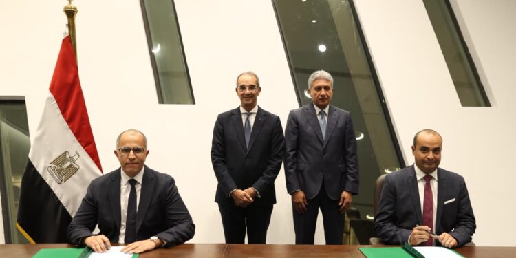 تعاون بين الاتصالات والسياحة لرقمنة التراث المصرى وتحسين خدمات الاتصالات بالمواقع الأثرية