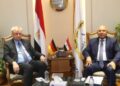 وزير الصناعة والنقل يبحث مع سفير ألمانيا بالقاهرة سبل تعزيز التعاون المشترك