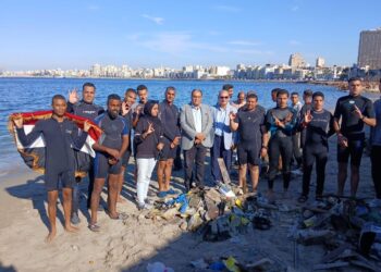 وزارة البيئة تطلق من الإسكندرية حملة كبرى لتطهير قاع البحر بالميناء الشرقي بالتعاون مع المنطقة الروتارية