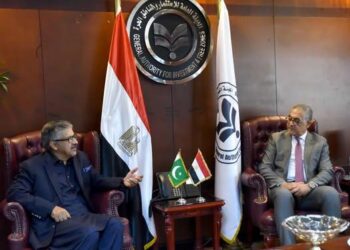 استثمارات باكستانية مرتقبة في قطاعات الأدوية والملابس الجاهزة والهواتف المحمولة وتكنولوجيا المعلومات