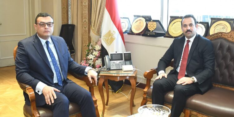 وزير الإسكان يبحث مع رئيس جهاز مستقبل مصر للتنمية المستدامة عددًا من ملفات العمل المشتركة