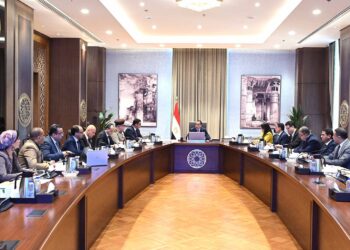 رئيس الوزراء يتابع موقف أعمال تطوير التجمع العمراني الجديد بجزيرة الوراق