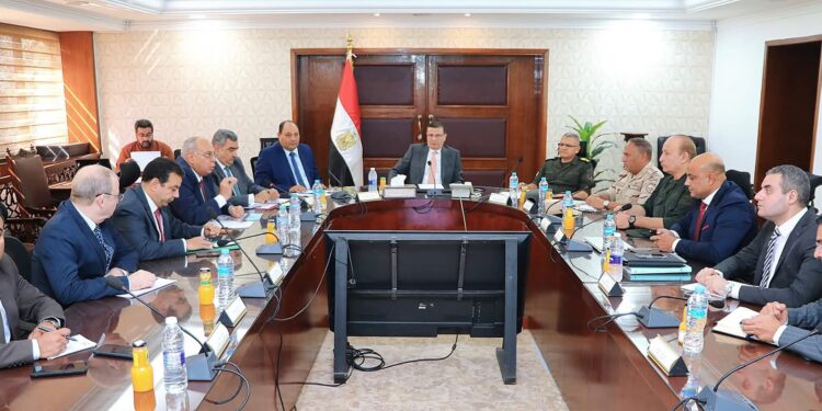 وزير الزراعة يتابع الموقف التنفيذي لمشروع التجمعات الزراعية التنموية في سيناء