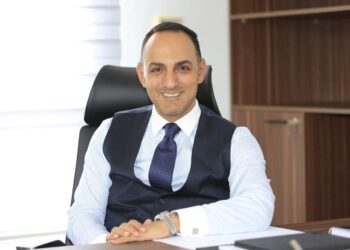 محلل اقتصادي: انخفاض الذهب تصحيح طبيعي بعد صعود تاريخي والدولار القوي يضغط على الأسعار
