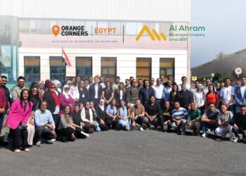 الأهرام للمشروبات تستضيف رواد أعمال “أورنج كورنرز مصر” في مصنعها