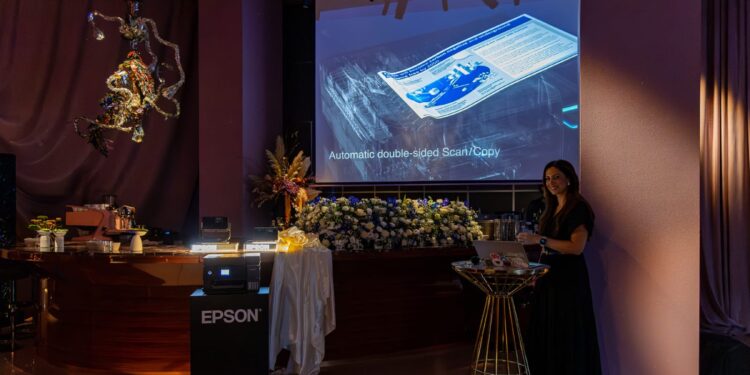 إبسون تعيد ابتكار الطباعة والعرض الضوئي في فعالية حصرية في كراسوتا